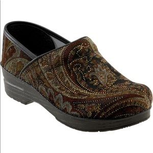 Dansko paisley tapestry clog